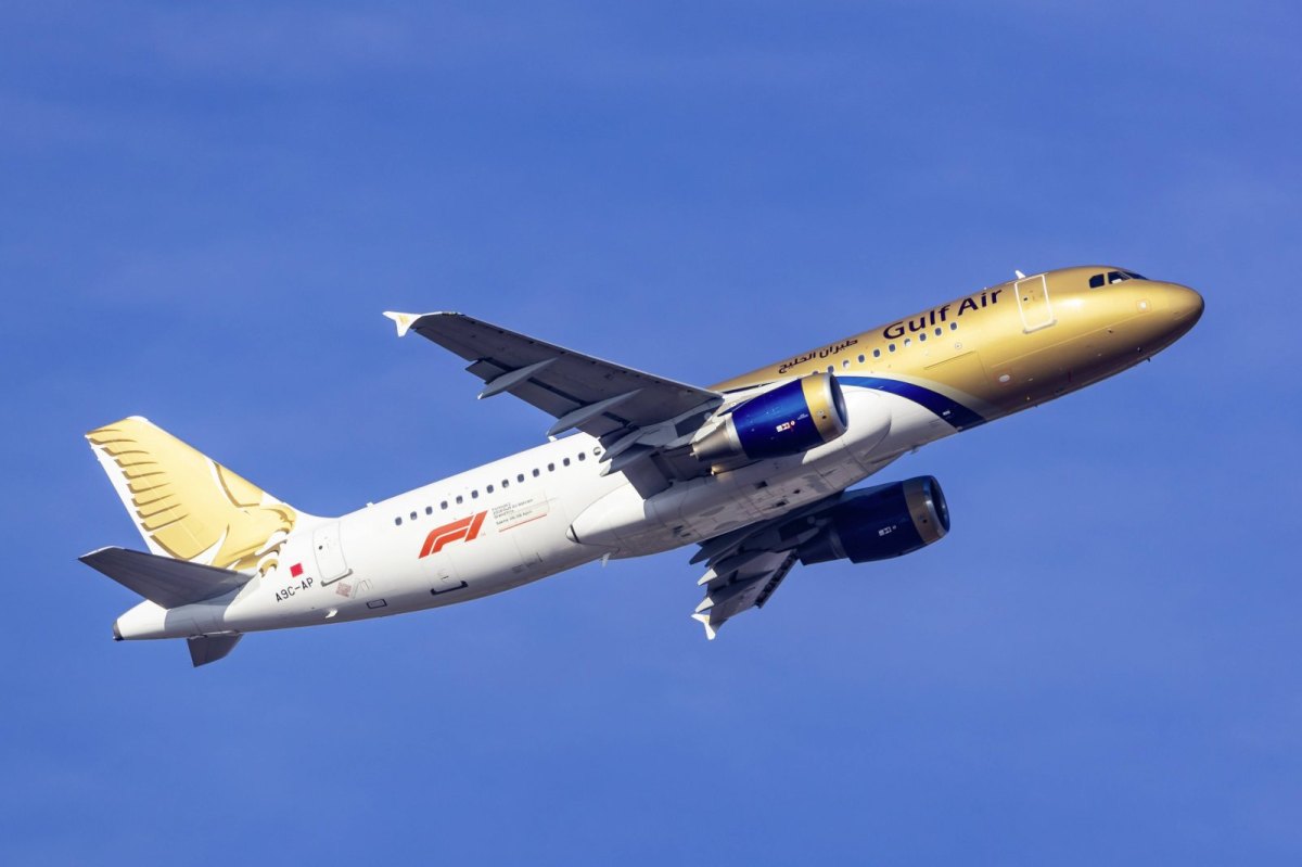 Ein startendes Flugzeug der Gulf Air