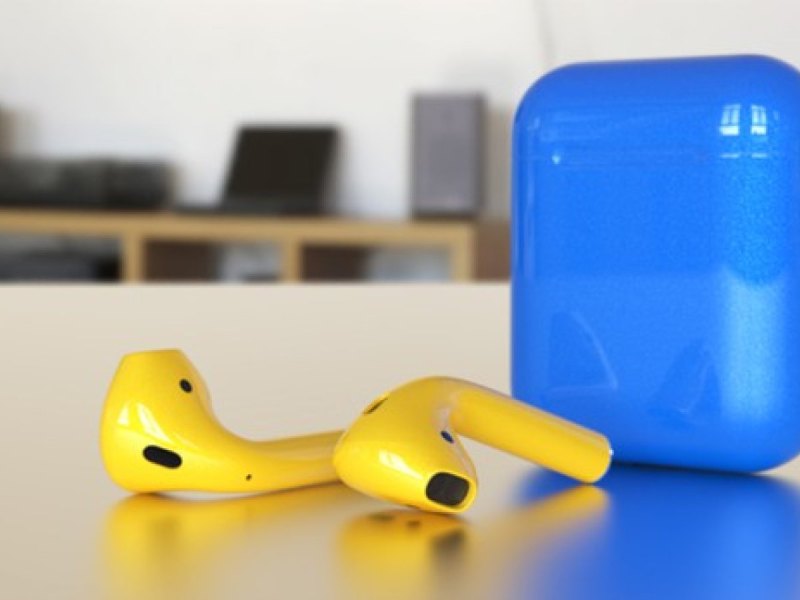 AirPods in Gelb-Blau