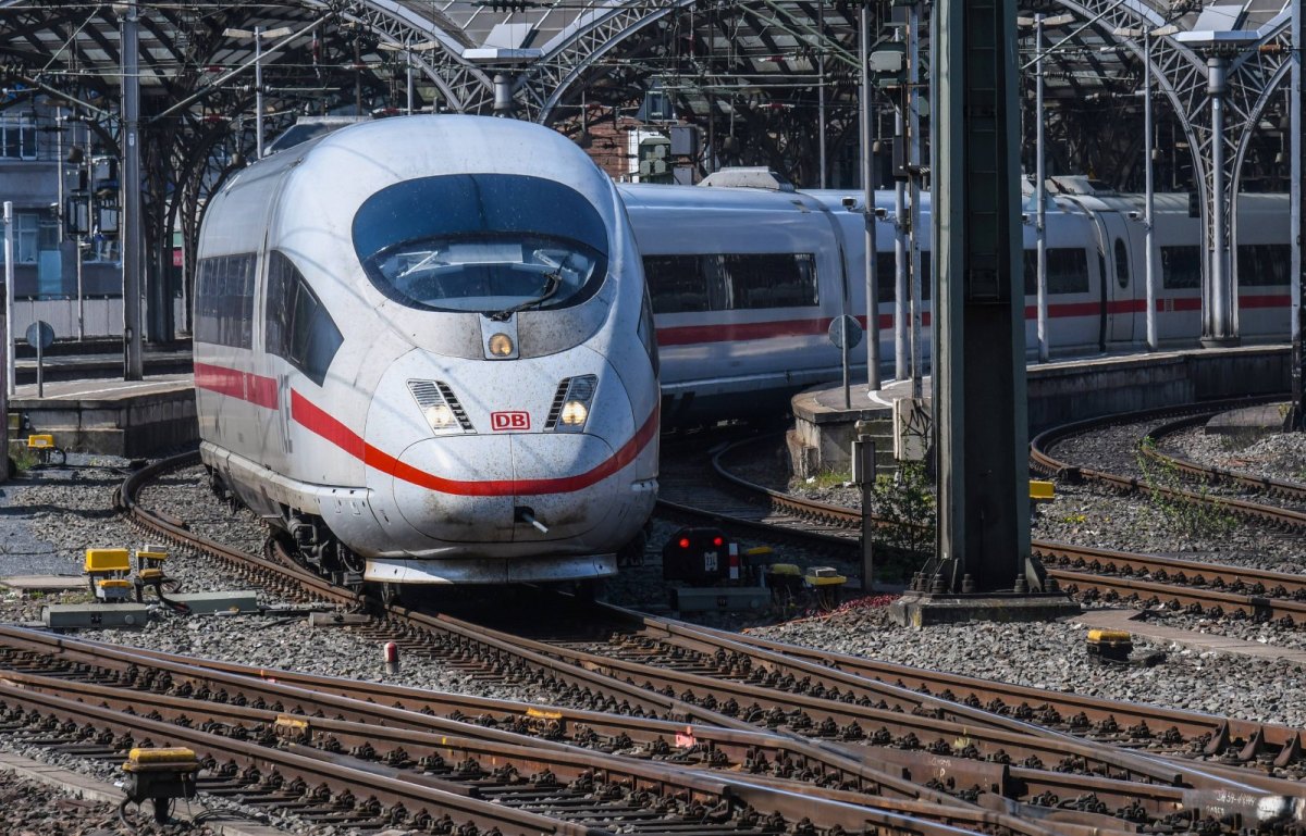 Ein ICE der Deutschen Bahn