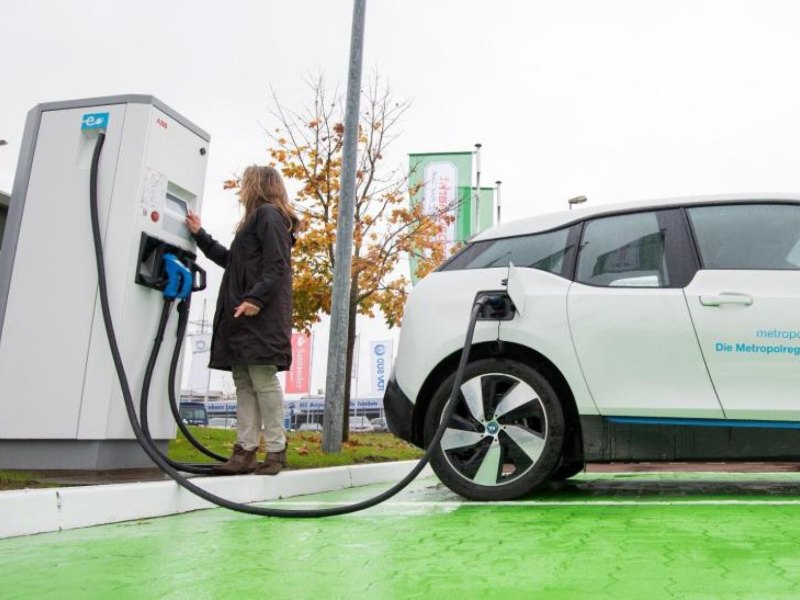 Elektroauto beim Laden