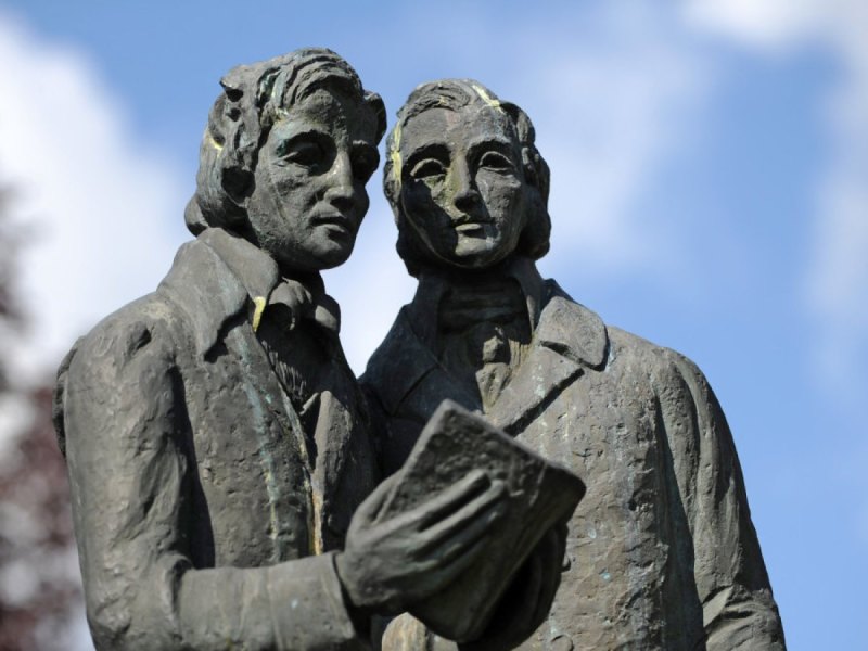 Das Denkmal der Brüder Grimm in Kassel (Hessen)