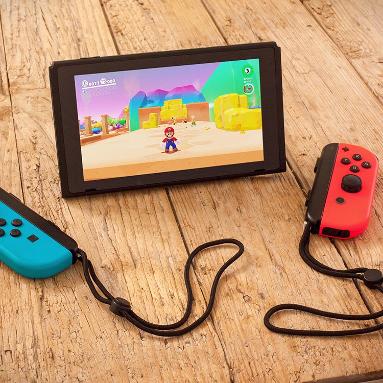 Eine Nintendo Switch mit abnehmbaren Kontrollern.