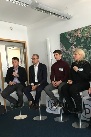 Planet CSO Robbie Schingler, Josef Aschbacher von der ESA, Dr. Pascale Ehrenfreund vom DLR und andere sprachen über das Thema New Space in Europa.