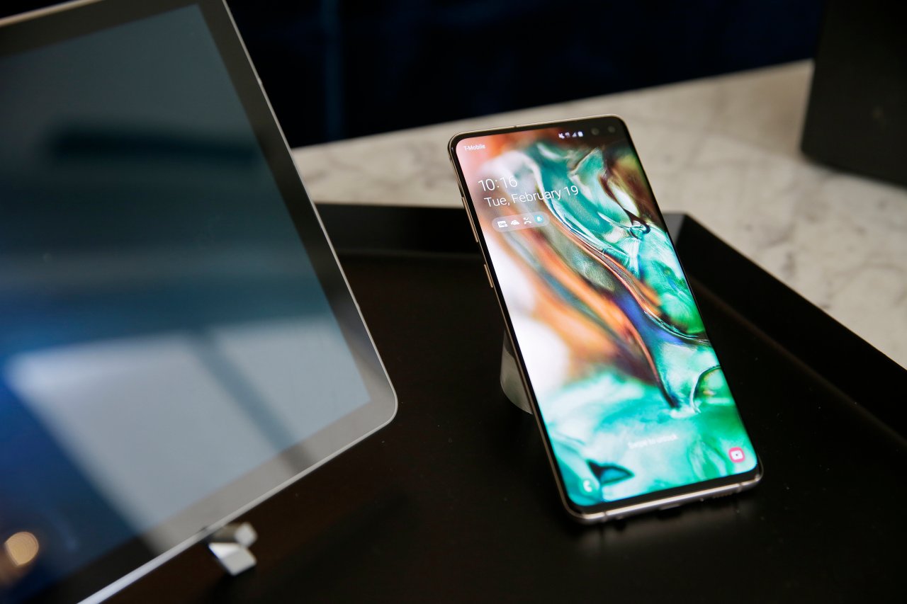 And the winner is: das Samsung Galaxy S10. Verbraucherschützer finden, es ist das derzeit beste Handy.