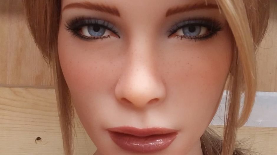 Liebe zum Roboter: eine Sexdoll