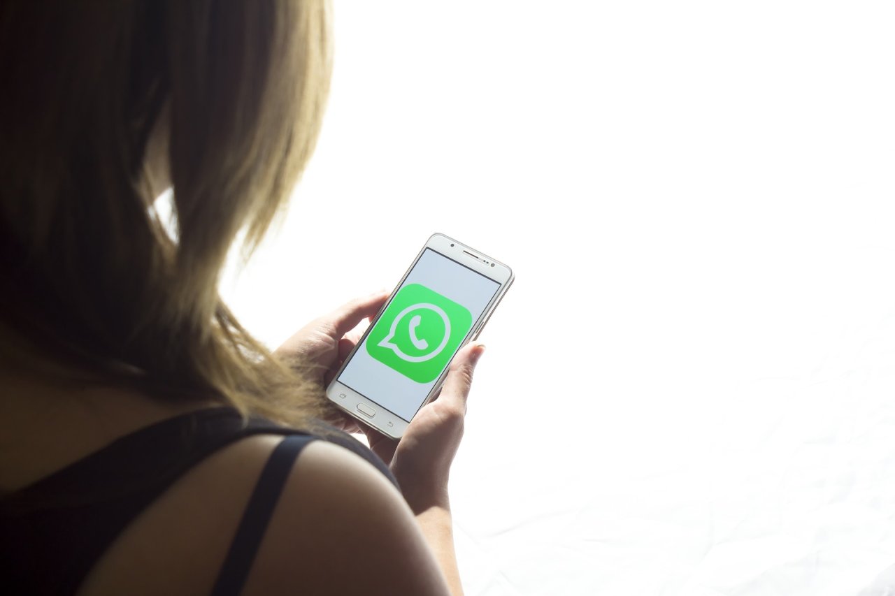 Schütz dich vor der WhatsApp-Spionage.