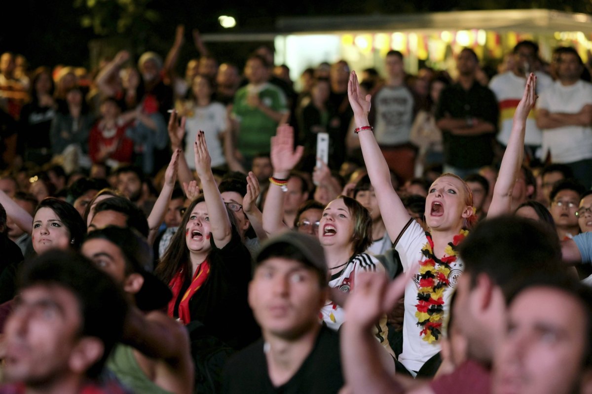 Fußball-Fans beim "Public Viewing".