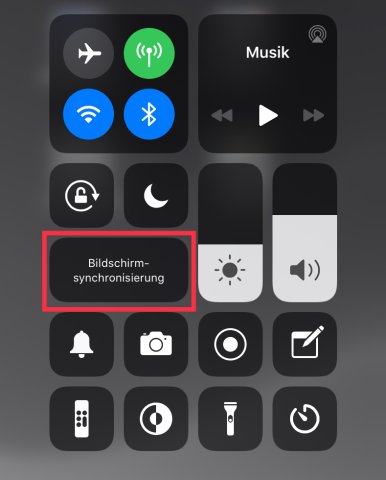 Willst du deinen komplette Bildschirminhalt auf das Apple TV übertragen, öffne einfach das Kontrollzentrum und tippe "Bildschirmsynchronisierung". Wähle dann dein Apple TV aus.