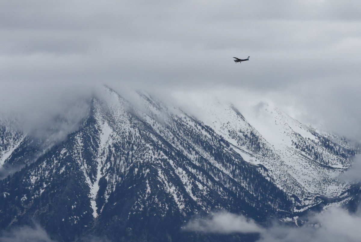 Flugzeug über Sierra Nevada