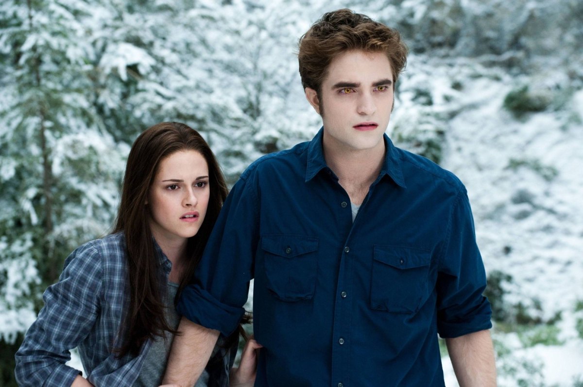 Szenenbild aus Twilight mit Kristen Stewart als Bella und Robert Pattinson als Edward.