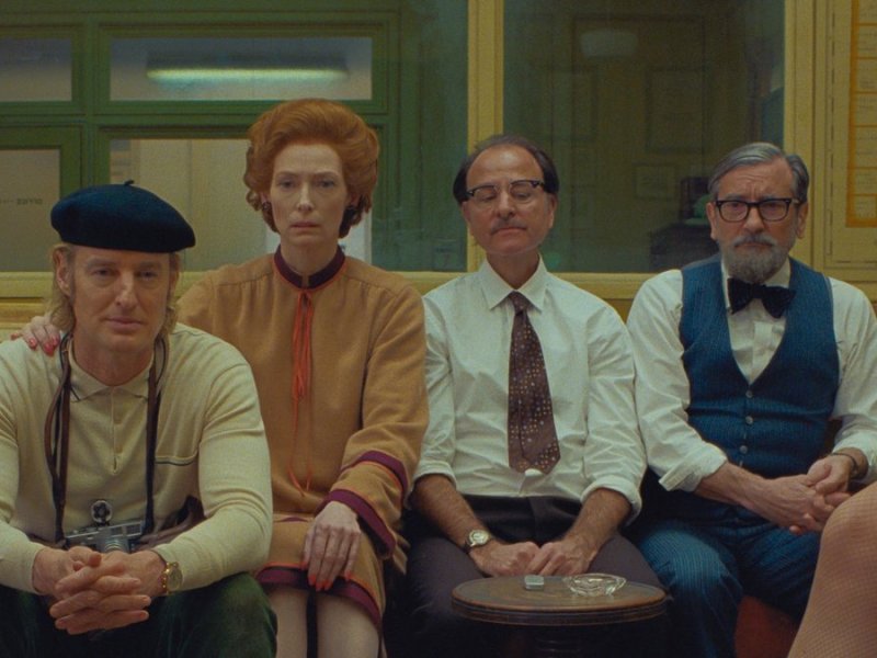 Stars in Pastellfarben: Ein typisches Standbild aus einem Wes-Anderson-Film.. © © 2020 Twentieth Century Fox Film Corporation All Rights Reserved