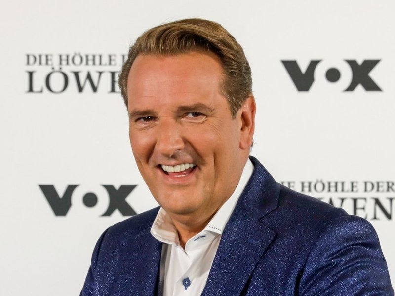 Ralf Dümmels Universum wurde von Mitlöwe Georg Kofler geschluckt.. © TVNOW / Bernd-Michael Maurer