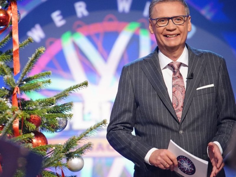 Günther Jauch freut sich auf das Weihnachtsspecial bei "Wer wird Millionär?".. © RTL / Stefan Gregorowius