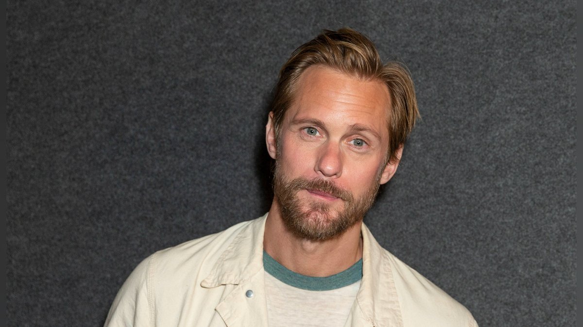 Alexander Skarsgard: Hier war sein Wikinger-Bart noch nicht ganz so imposant.. © imago images/Pacific Press Agency