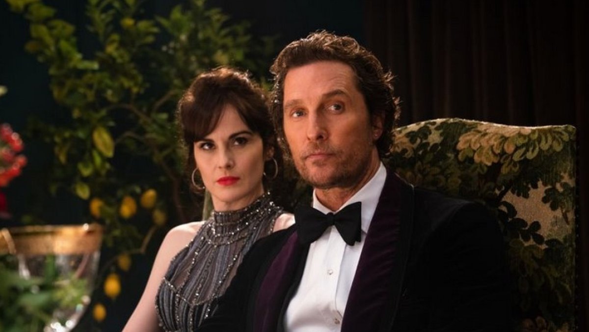 "The Gentlemen": Rosalind Pearson (Michelle Dockery) und Mickey Pearson (Matthew McConaughey) kennen wenig Skrupel.. © LEONINE Studios