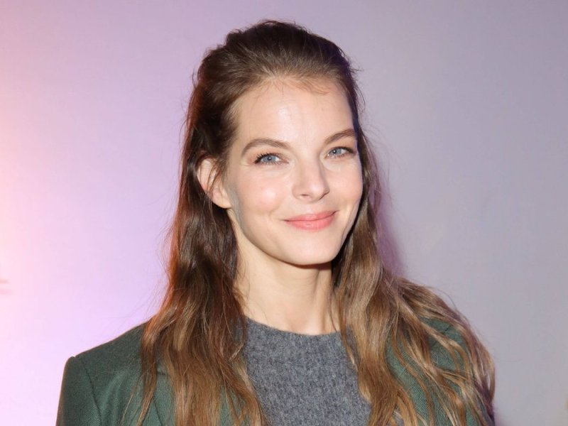 Yvonne Catterfeld rät mit.. © imago images/Tinkeres