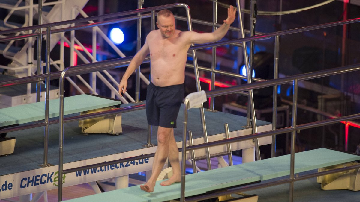 Stefan Raab legt sein "Turmspringen" neu auf.. © imago/Plusphoto