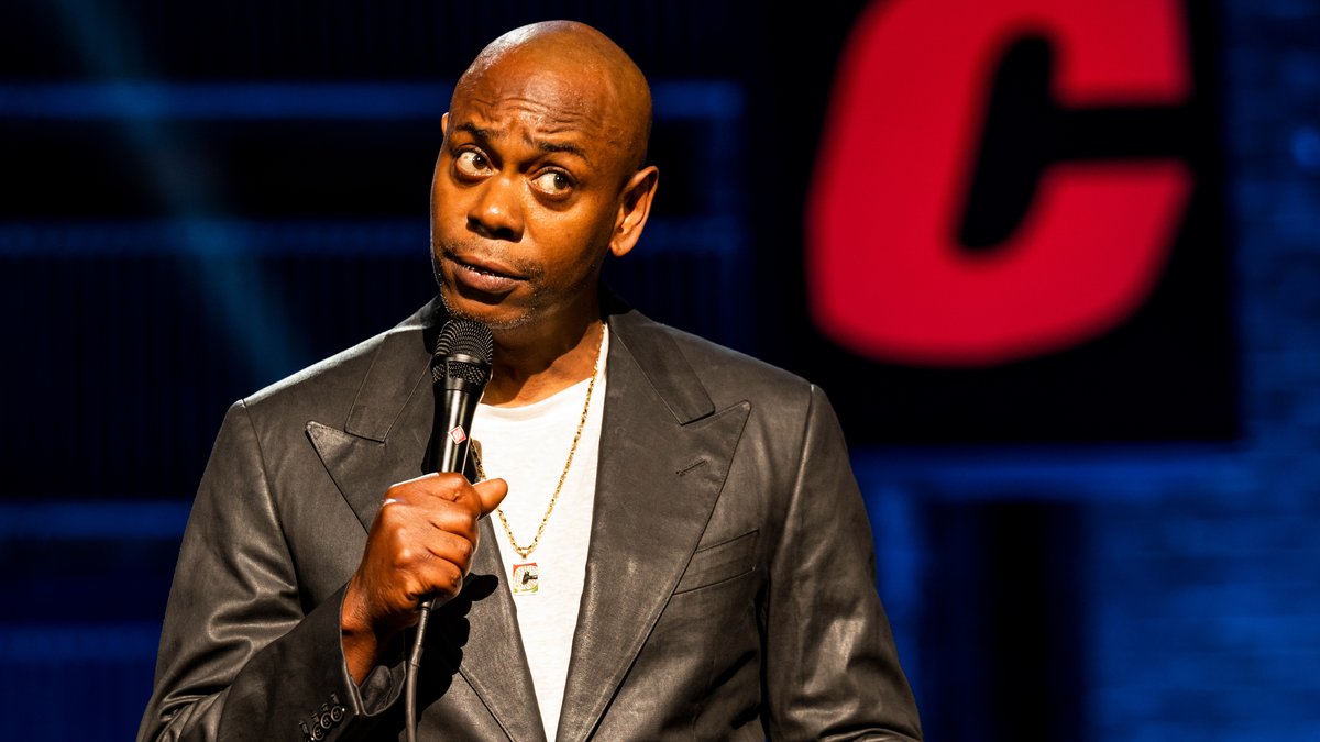 Dave Chappelle während seiner kontroversen Show "The Closer".. © Netflix/Mathieu Bitton