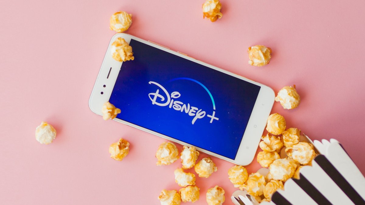 Ab 2023 soll es wohl auch in Deutschland ein günstigeres Abo bei Disney+ geben.. © Trismegist san/Shutterstock.com