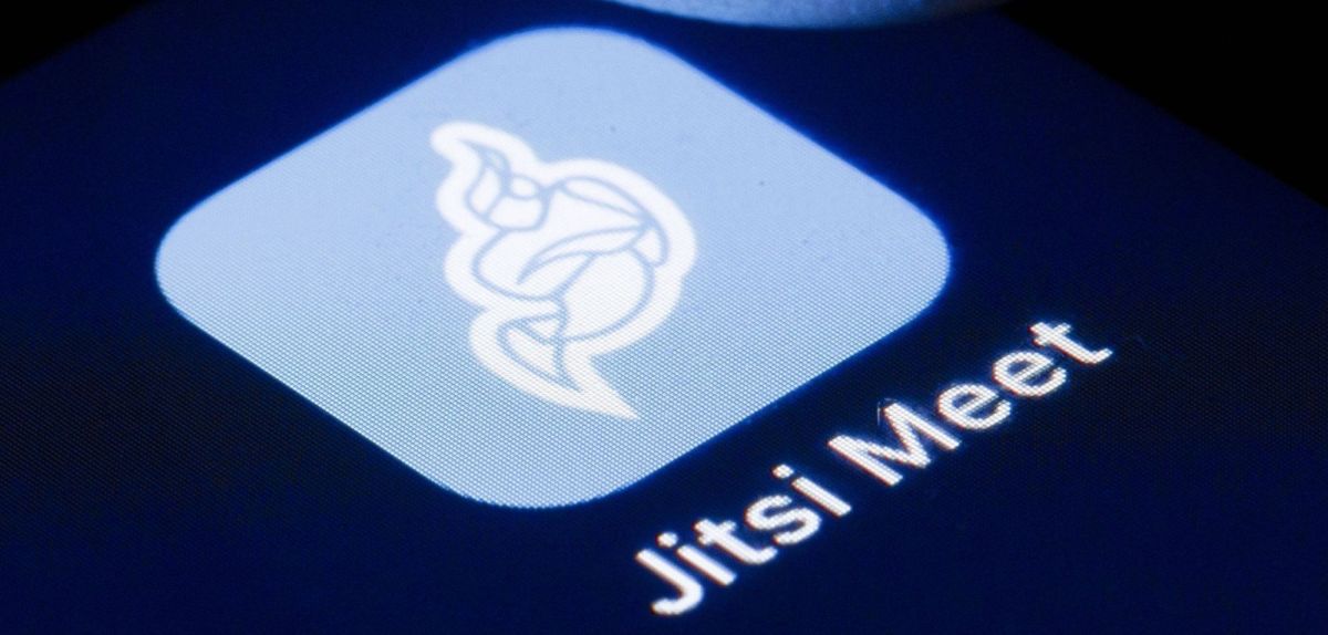 Jitsi Meet Logo auf dem Handy.