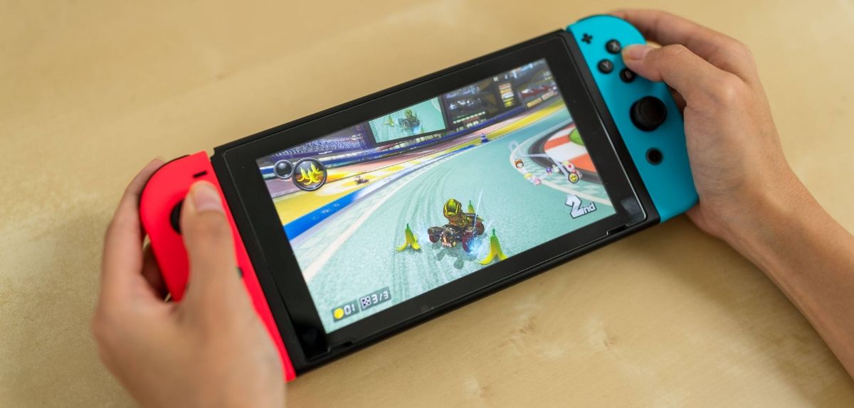 Nintendo Switch mit "Super Mario Kart 7".