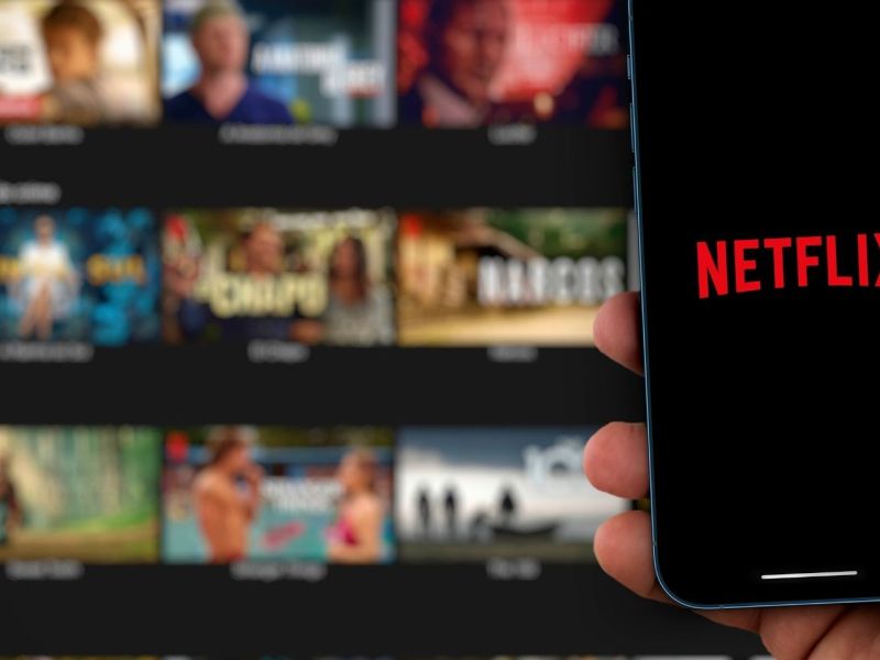 Netflix-Logo auf einem Smartphone