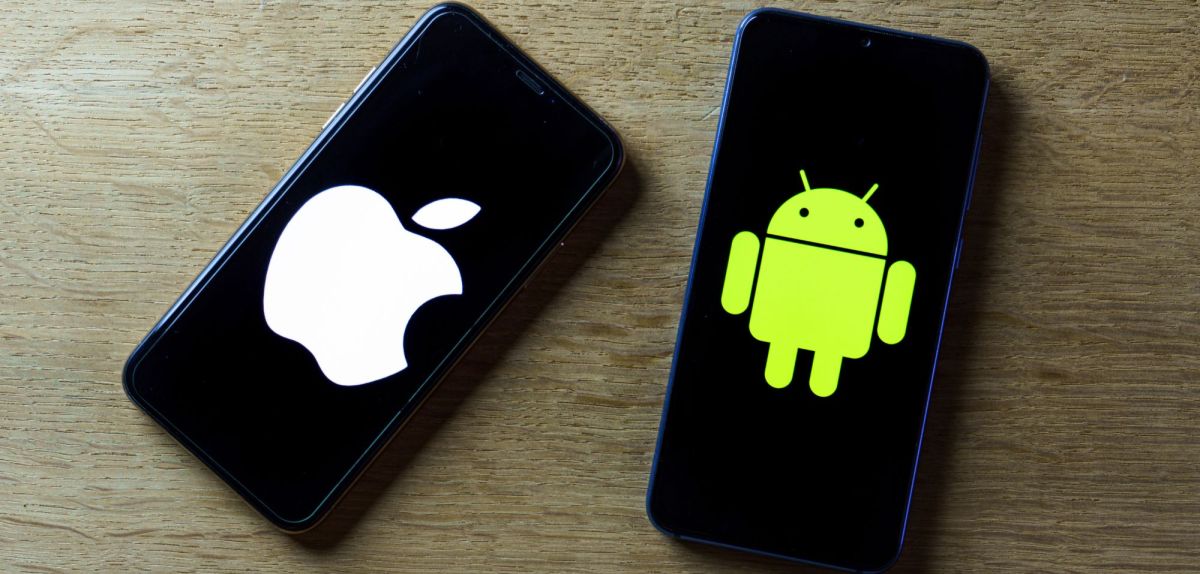 Handy mit Android Logo und Handy mit Apple Logo