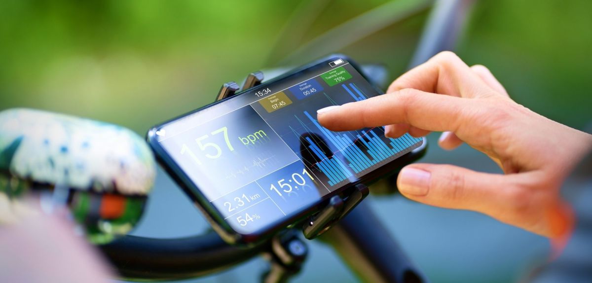 Fahrrad-App auf einem Handy