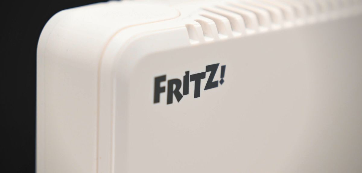 FritzBox mit FritzBox-Logo