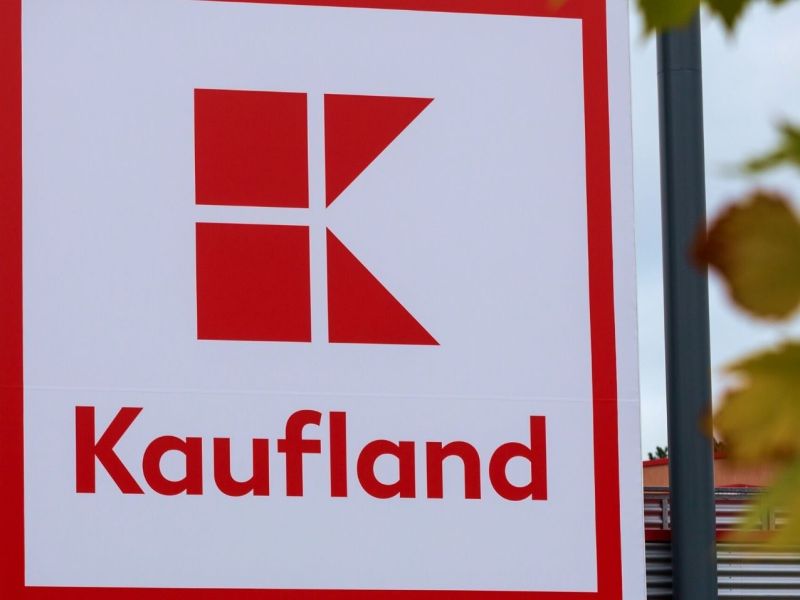 Kaufland Logo an einem Gebäude