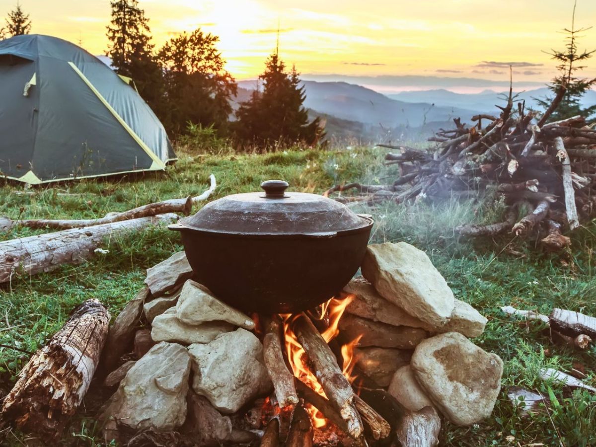 Nachhaltig campen mit Feuer