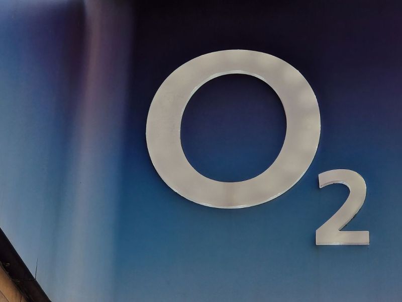 o2 Logo an GeschÃ¤ft