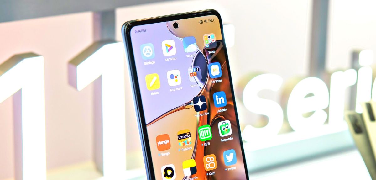 Ein Xiaomi 11T in einem Laden.