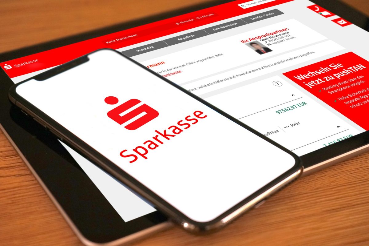 Online-Banking mit der Sparkasse auf Handy und Tablet.