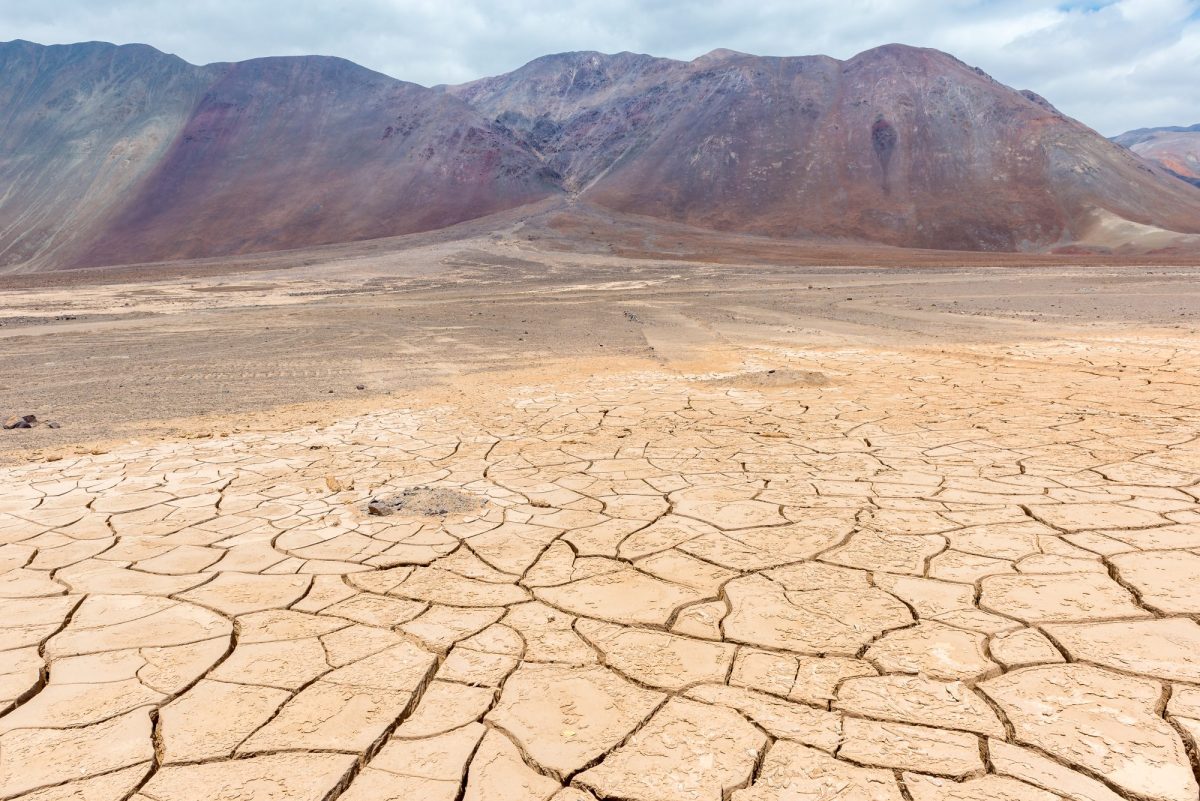 aufgerissener Boden in der Atacama-WÃ¼ste