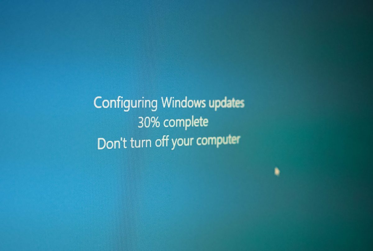 Bildschirm zeigt ein Windows-Update an.