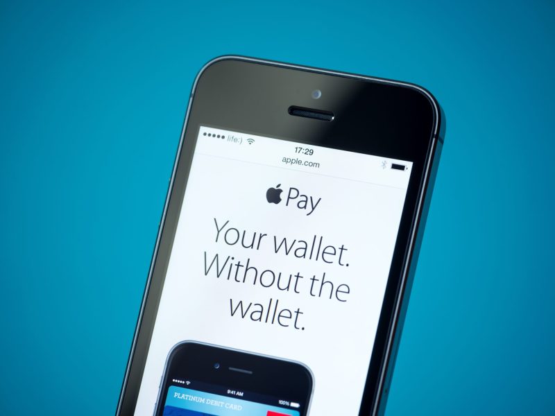 Apple Pay auf einem Smartphone.