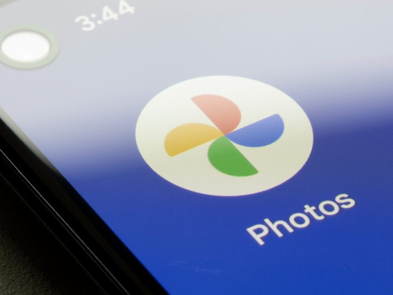 Google Fotos-Logo auf einem Smartphone.