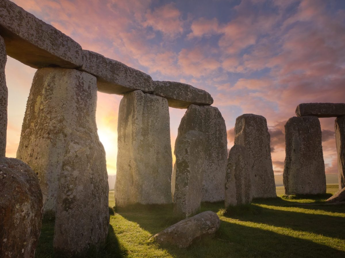 Aufnahme von Stonehenge bei Sonnenuntergang.