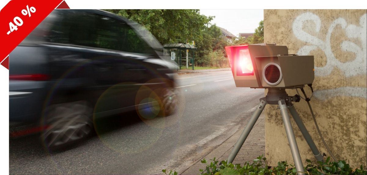 Blitzer am Straßenrand.
