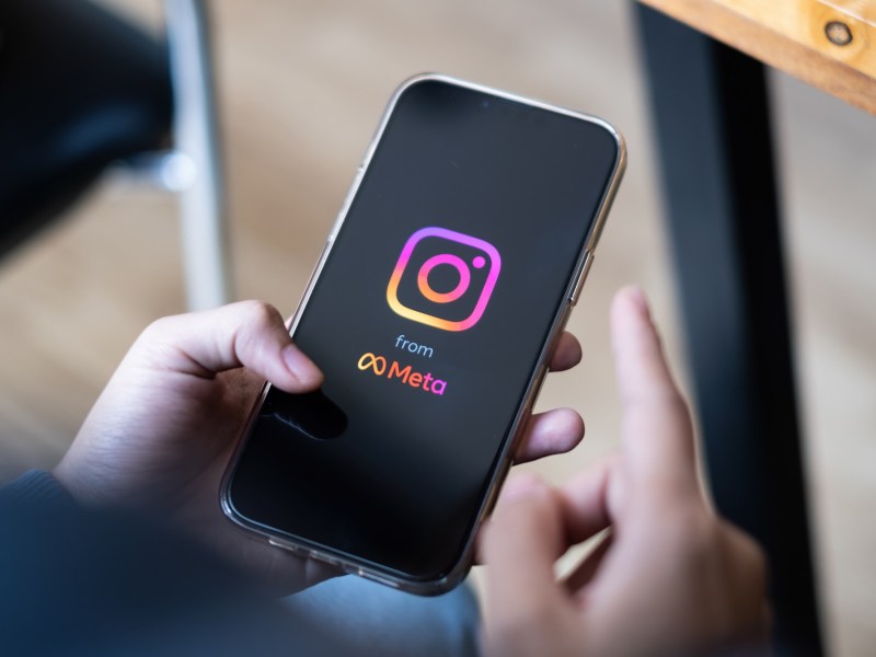 Instagram-Logo auf einem Handy
