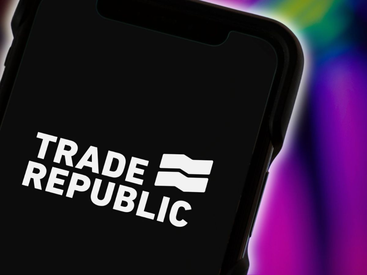 Trade Republic-Logo auf einem Smartphone