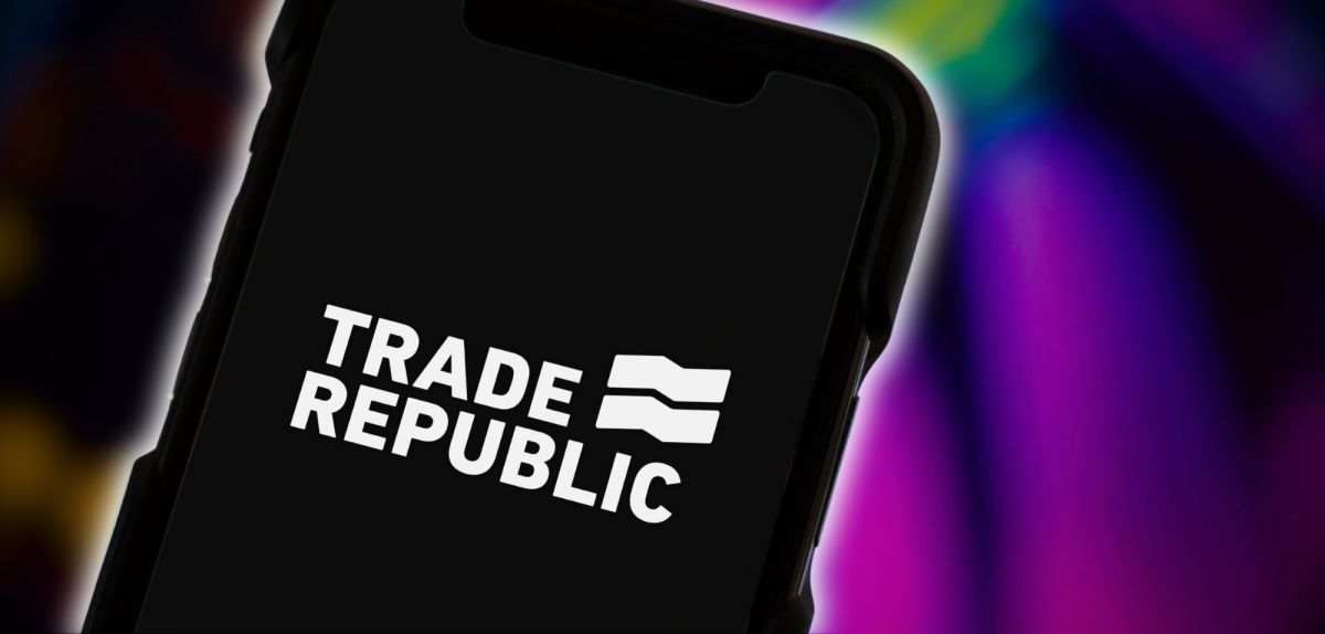 Trade Republic-Logo auf einem Smartphone