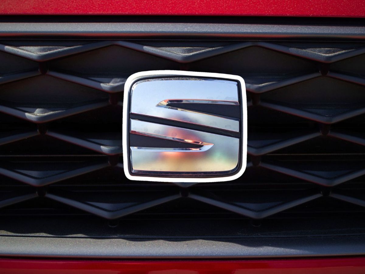 Seat-Logo auf einem Auto