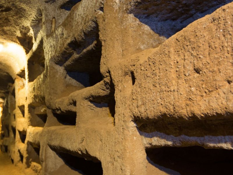 Ein Gang als archäologischer Fund.